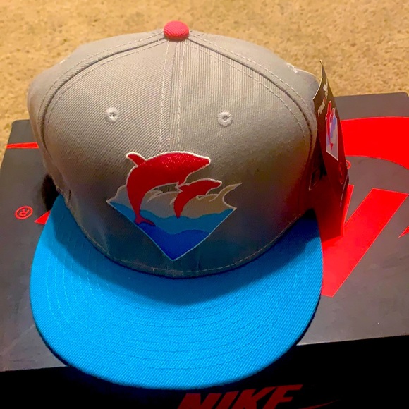 Pink+dolphin SnapBack - Picture 1 of 2